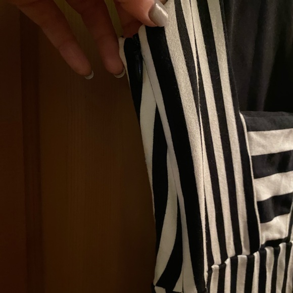 Black and white extra small striped Zara dress - Picture 3 of 8